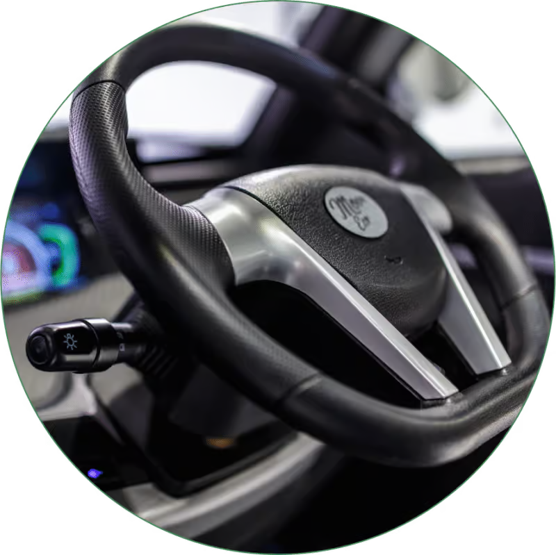 Închiriază Mașină electrică MoveEco Model X5 | Fără Permis | 25 km/h