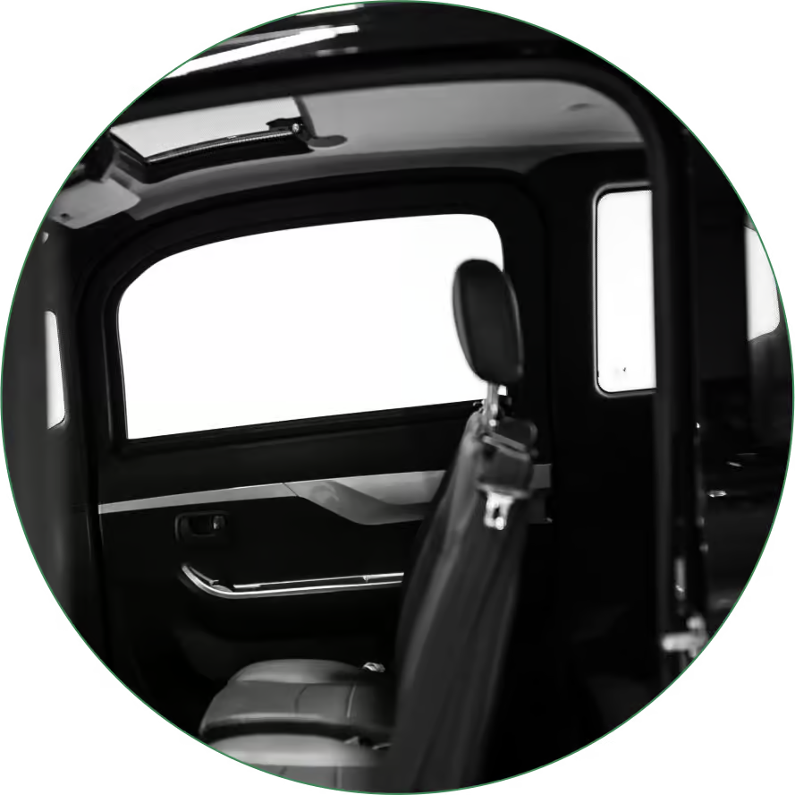 Închiriază Mașină electrică MoveEco Model X9 | Fără Permis | 25 km/h | Roșu